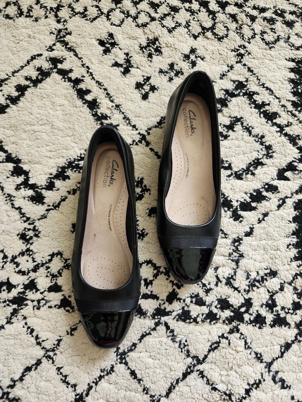Clarks Collection Women's Black Leather Cap-Toe Flats